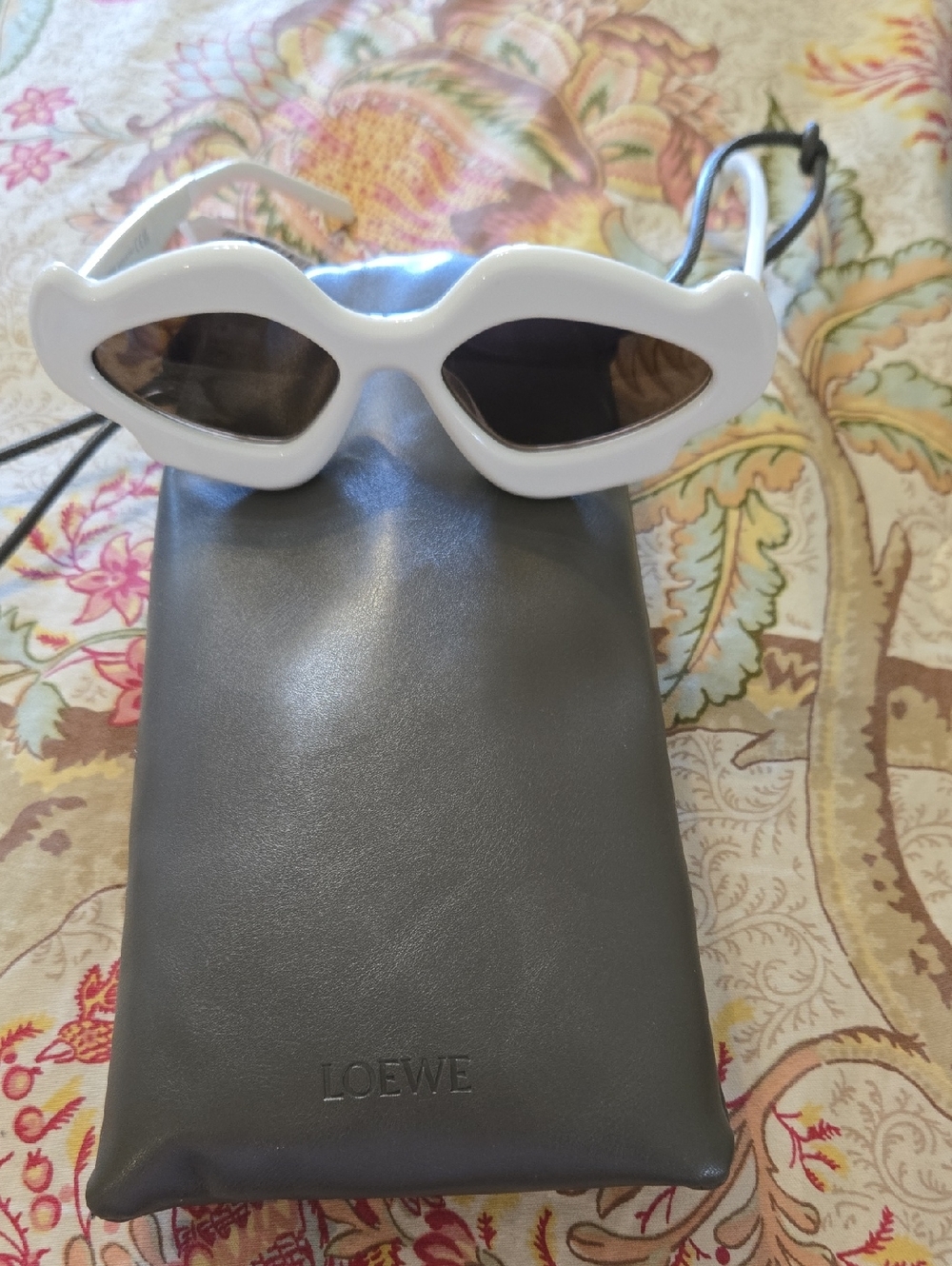 Loewe White Sculptural Oval Sunglasses with Dark Lenses With Soft Leather Pouch